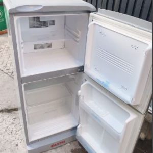 Tủ lạnh cũ Sanyo SR-125RN 123l mới 90%