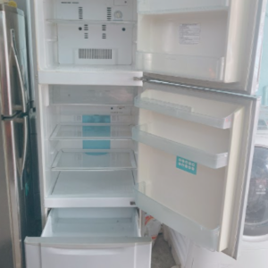 Tủ lạnh Toshiba GR-M35VDV 305 lít cửa không đóng tuyết