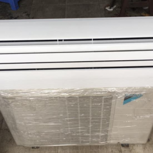 Máy lạnh cũ Daikin (2HP) FTE50LV1V mới 90% giá rẻ tại Sài Gòn