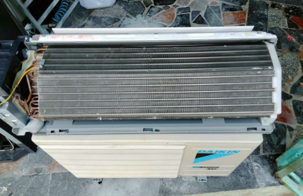 Máy Lạnh Daikin Inverter Gas R32 1hp Mới 90%