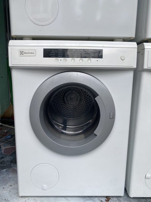 Máy Sấy Quần Áo Cũ Electrolux 7,5kg Mới 95% Giá rẻ Tại Sài Gòn