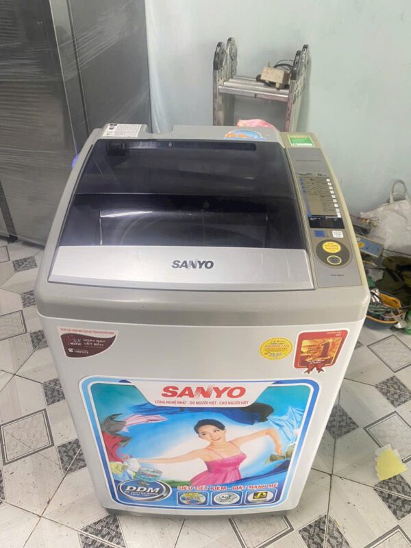 Máy Giặt Cũ Sanyo Thùng Nghiêng 8kg Lòng Inox Không Rỉ Mới 90%